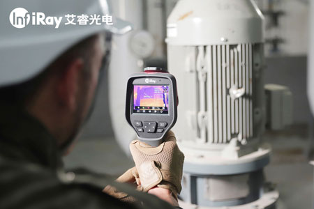 Éles szemek a biztonsági ellenőrzéshez a veszélyes vegyi anyagok raktárában: infravörös hőkamera